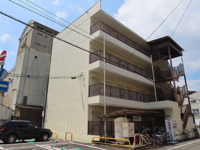 メゾンロイヤルエースの外観