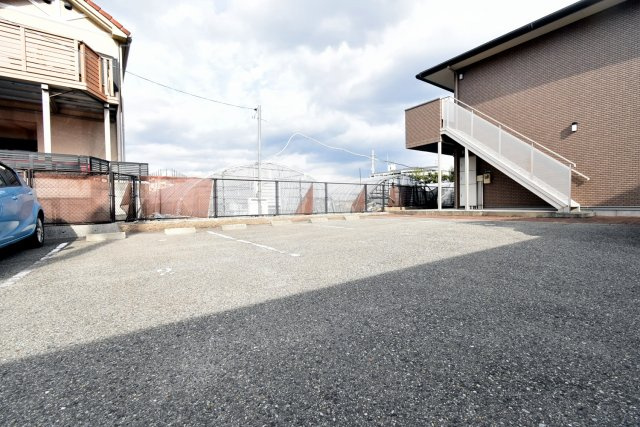 メゾン・クレールの駐車場
