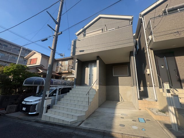 川崎市多摩区菅北浦４丁目の一戸建て