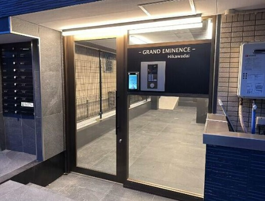 グランドエミネンス氷川台のエントランス