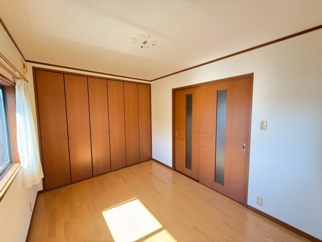 上賀茂岡本町戸建の洋室