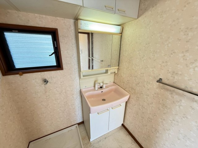 上賀茂岡本町戸建の独立洗面台