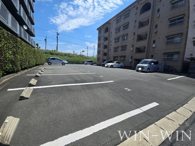 第一橋本マンションの駐車場