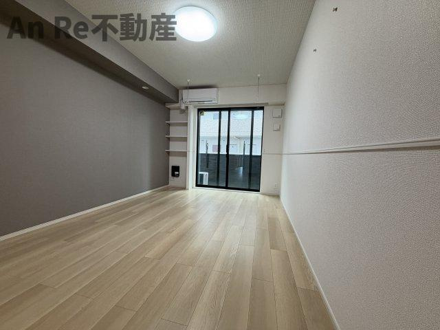メゾンド　トレーフルの居間・リビング