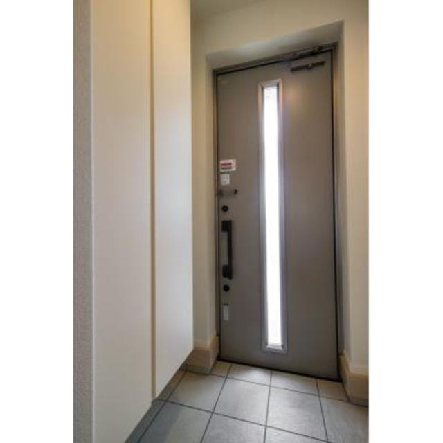 ソーシャルアベニュー上北沢の玄関|※写真は同タイプ住戸です。