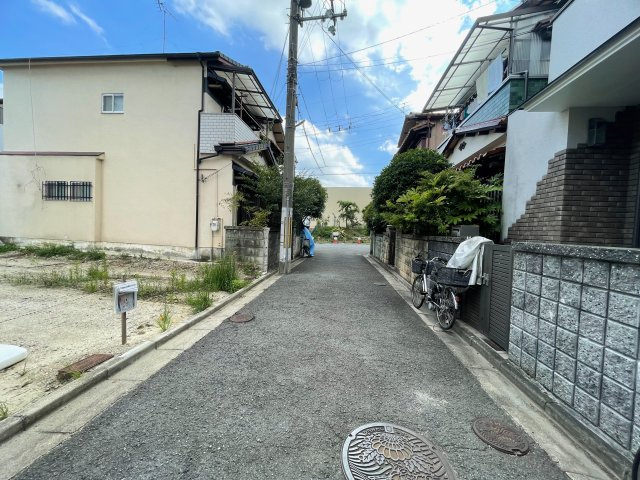 枚方市宇山町　土地の前面道路含む現地写真
