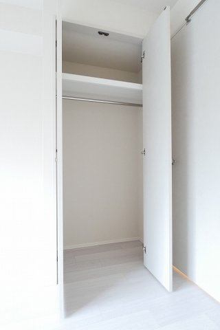 COURTYARD洗足の内装|明るい色調の室内です