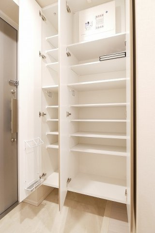 COURTYARD洗足の内装