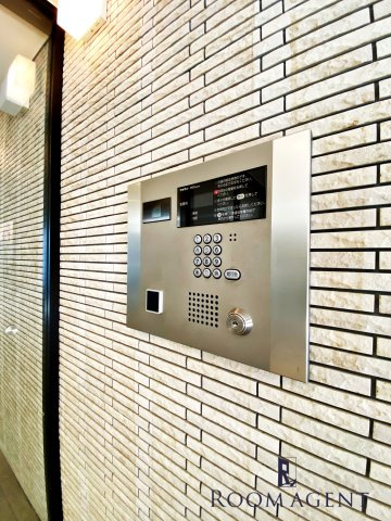 フレールコート東別院のエントランス