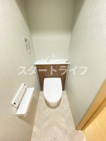 大阪市淀川区東三国２丁目の一戸建てのトイレ