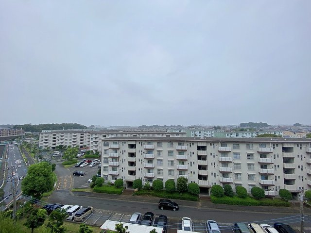 ヴィルヌーブ大宮の展望|前面を遮る高い建物がなく、開放感あふれる素晴らしい眺望がお楽しみいただけます。心地よい風と陽光を感じられる気持ちの良いロケーションで、毎日爽やかな景色を堪能できます。