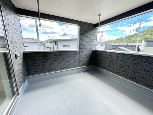 クレイドルガーデン姫路市広畑区西蒲田第１８のバルコニー|二面バルコニーとなっております！