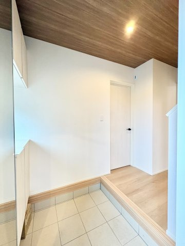 《仲介手数料半額》所沢市所沢新町　全2棟　1号棟の玄関