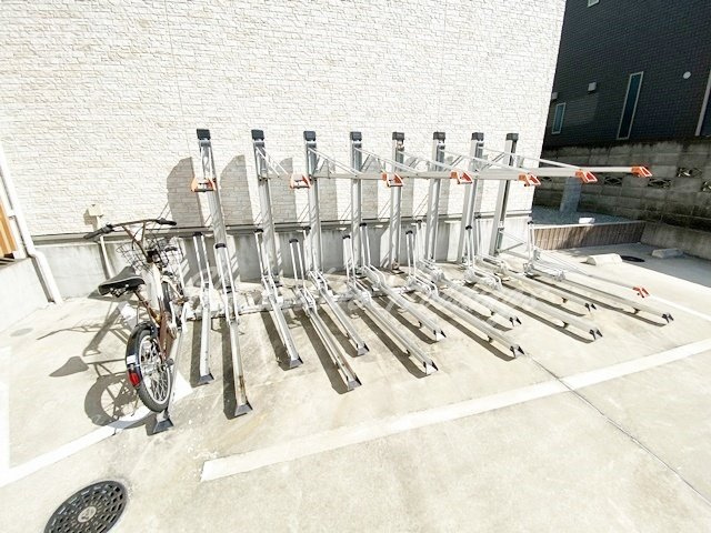 リブリ・グランシャリオのその他共用部分|共有部分に駐輪場あり♪