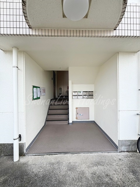 サンパレス湘南のエントランス