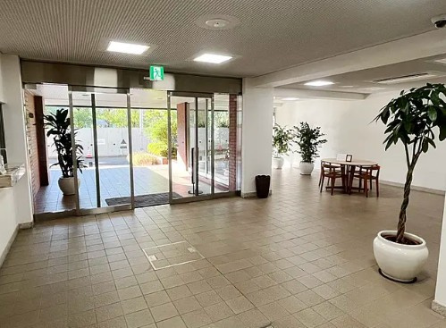 南青山スカイハイツのロビー
