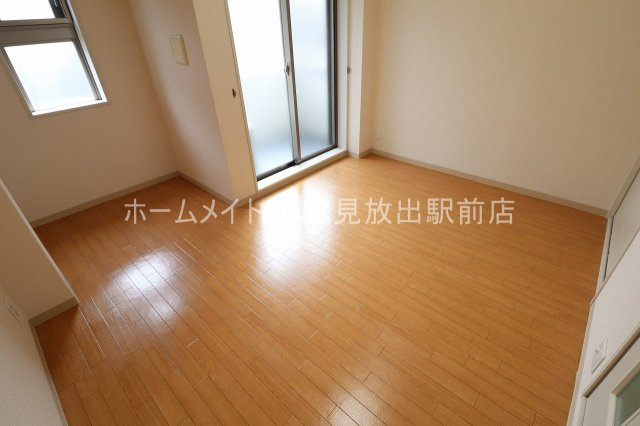 大阪市鶴見区今津北４丁目の賃貸マンションの居間・リビング