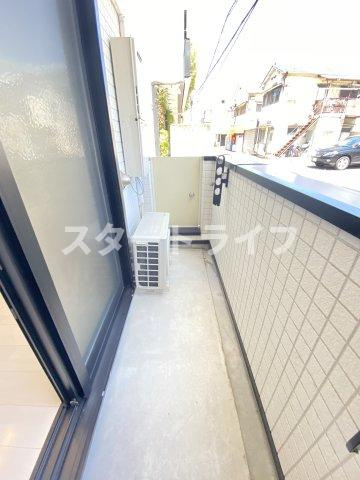 大阪市東淀川区東中島２丁目のアパートのバルコニー