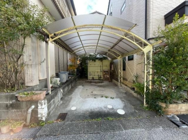 高知市高須新町２丁目の中古一戸建の駐車場|駐車場は軽自動車1台分です