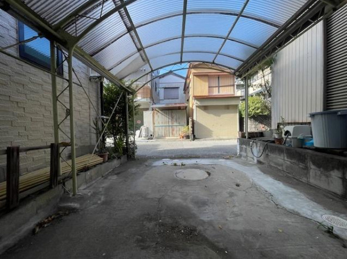 高知市高須新町２丁目の中古一戸建の駐車場|駐車場は軽自動車1台分です