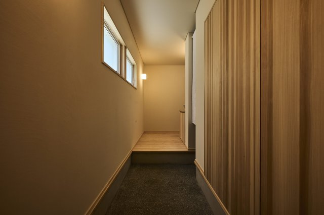 茅ヶ崎市香川２丁目　中古戸建の玄関