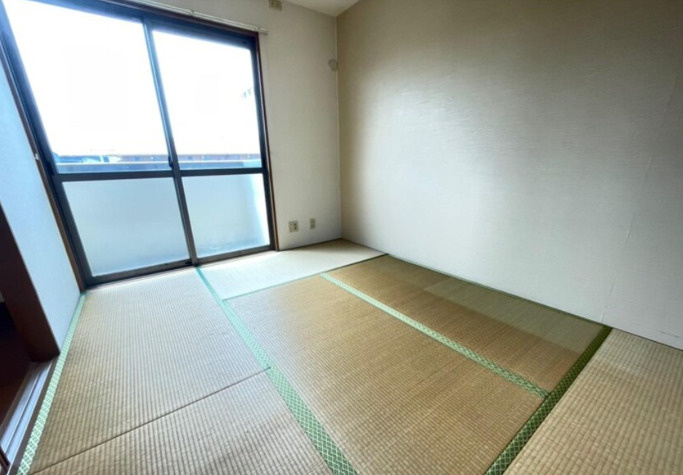 メルベーユ・ドミールA棟の和室|6帖和室のお部屋です