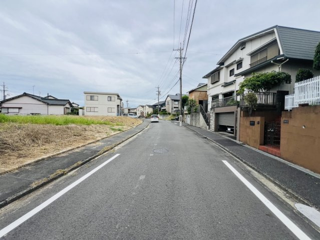 知多郡東浦町大字森岡字濁池22-46『仲介手数料無料』新築一戸建て・建売の前面道路含む現地写真