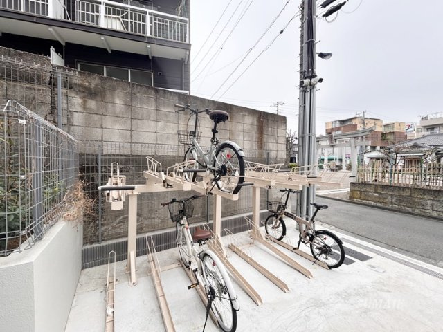Ｗｅａｖｅ　Ｂａｓｅ－Ｏｊｉ　Ｋａｍｉｙａの駐車場|駐輪場です