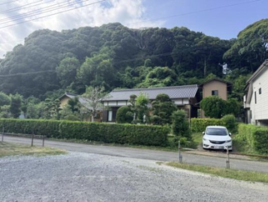 伊豆の国市 和風平屋建ての前面道路含む現地写真