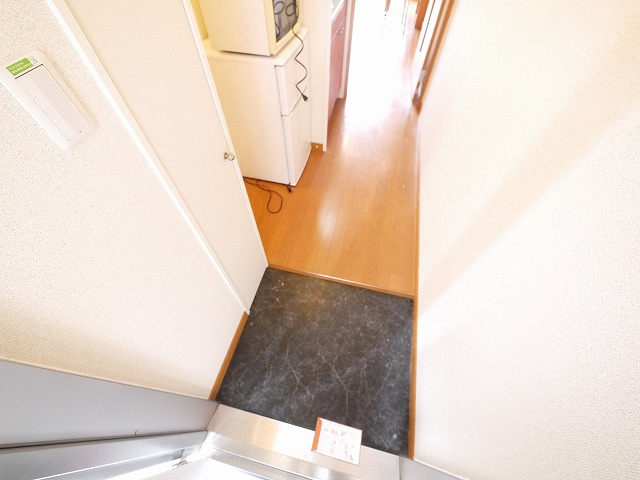 レオパレスＫＡＺＵの玄関|ゆったりとした玄関です