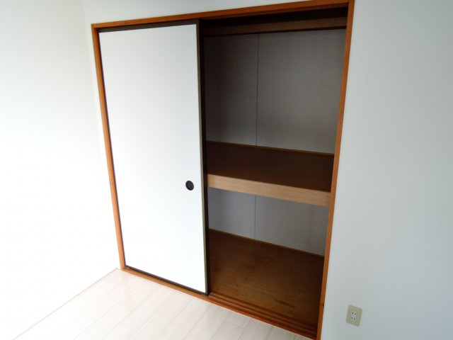 プチハイム高西の収納