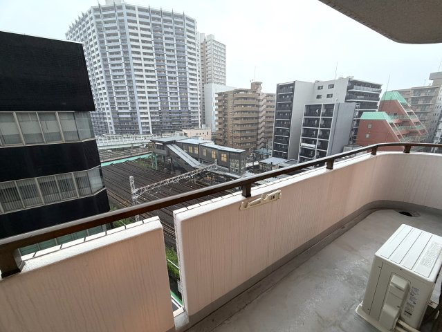 晴れてても台風の日でも徒歩２分は揺るがない！外観も内装もキレイで気持ち良さも全開に！引渡し後の室内トラブルにも対応し、安心も兼ねそろえた横浜駅１１分でもある『ピュアシティ横浜５』リノベーションの展望