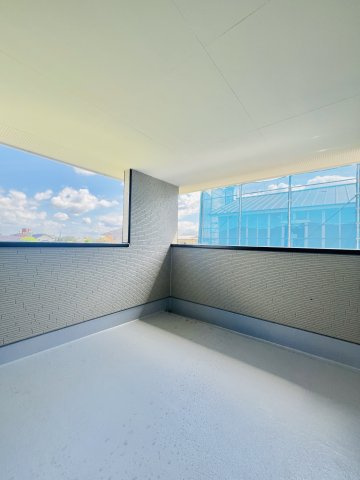 高崎市乗附町のバルコニー|プライベート空間も確保できるインナーバルコニー♪