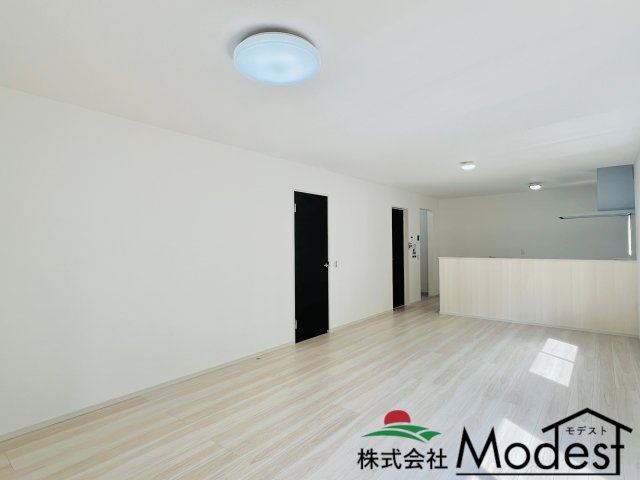 高崎市乗附町の居間・リビング|居心地の良いリビングで、ご家族も自然と集まる空間♪