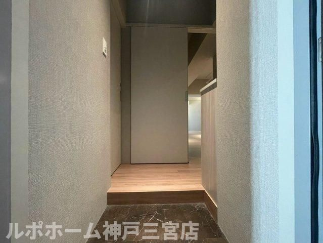 ZONNA神戸磯上通の玄関