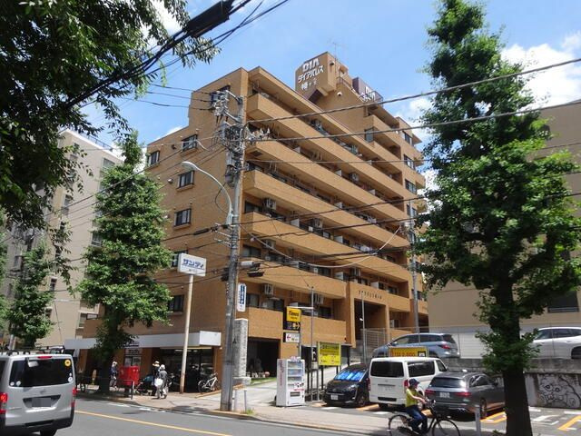 ダイアパレス幡ヶ谷の外観