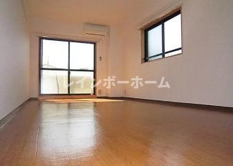 YMK ROOM17の居間・リビング