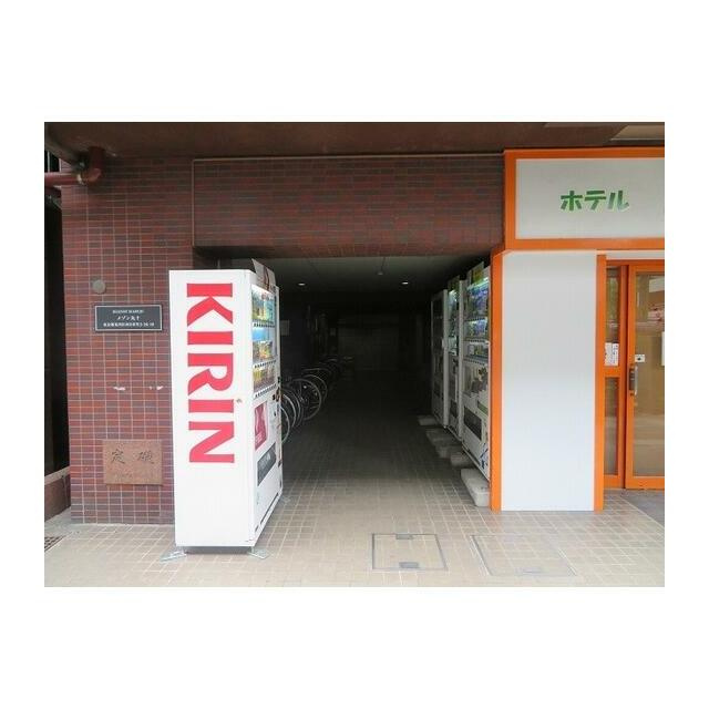 メゾン丸十のエントランス