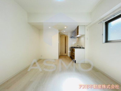 【居間・リビング】 | グランディア梅田ノース | ※中部屋は小窓無しです