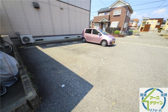 サンセットUⅡの駐車場|※類似部屋