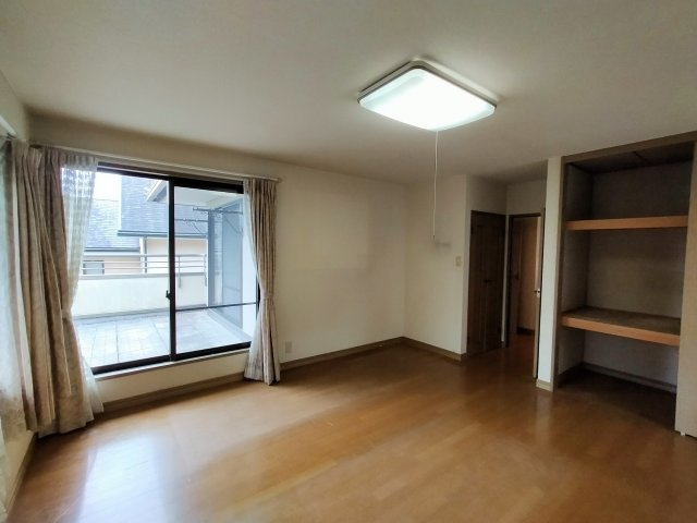 有福町クレールの丘戸建の洋室