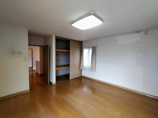 有福町クレールの丘戸建の洋室