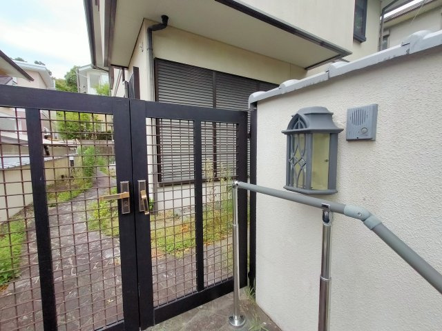 有福町クレールの丘戸建の玄関