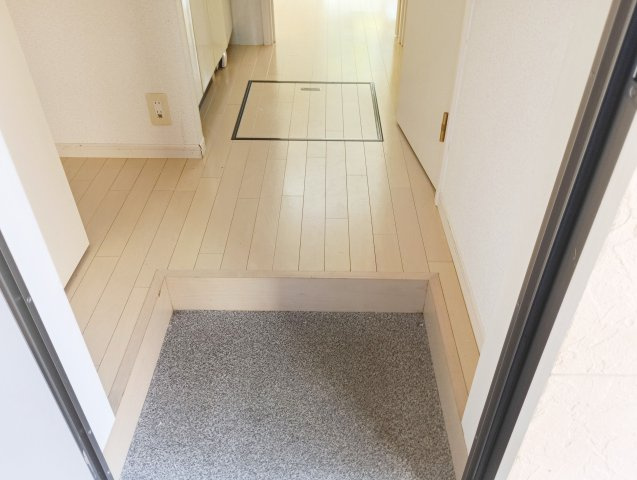 リブレア久留米駅前C棟の玄関