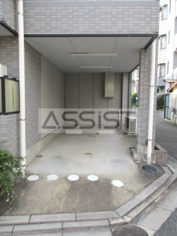 ジニアス高円寺Ⅰの駐車場