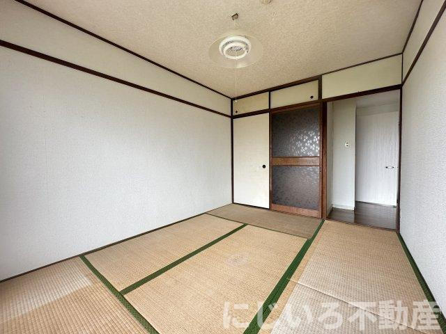 イータウン小松島の和室