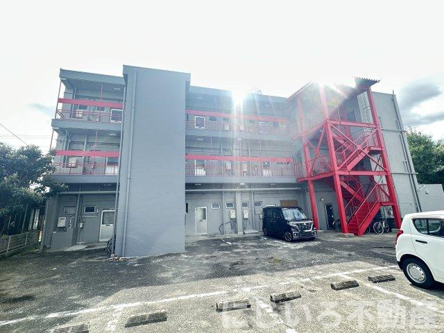 イータウン小松島の外観