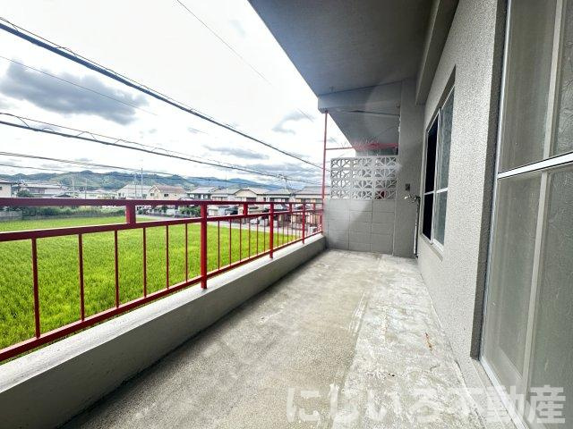 イータウン小松島のバルコニー