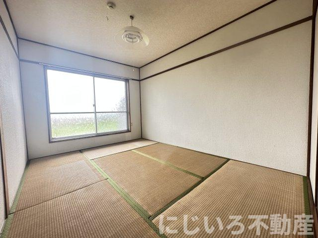 イータウン小松島の寝室