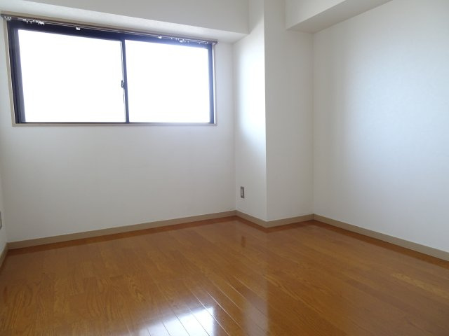 中央タワーズRiho大垣の洋室